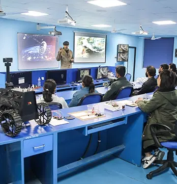 LPU Powered by Emversity College photo 14